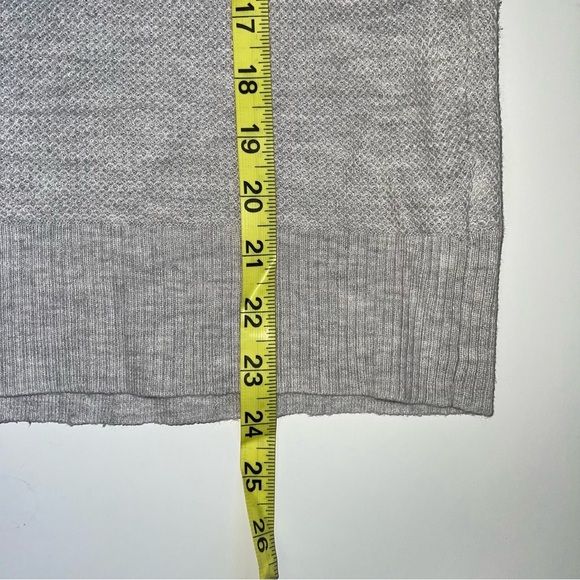 American Eagle Light Gray Waffle Knit Pullover Sweater Small Women’s - Picture 7 of 10